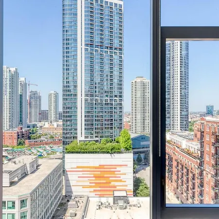 Apartment River N W Gym Pool Lounge Nr L Chi-756 Chicago