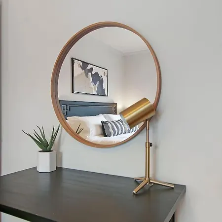 Prime In A 1br - Cullom F2 * Chicago