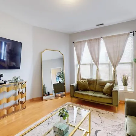 Chic L Near Downtown & Il Medical District *