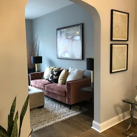 Wicker Park Designers Dream Apartment *