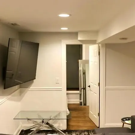 Stylish Cozy 2br Near Train Station Groceries Apartment Chicago