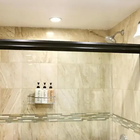 Stylish Cozy 2br Near Train Station Groceries Apartment Chicago
