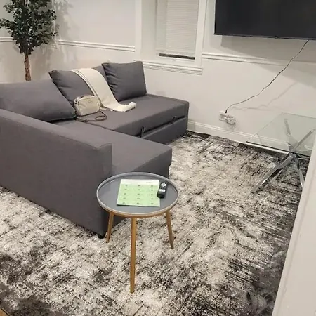 Stylish Cozy 2br Near Train Station Groceries * Chicago