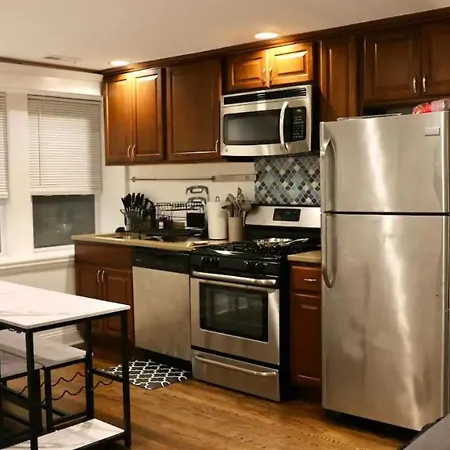 Stylish Cozy 2br Near Train Station Groceries Apartment Chicago