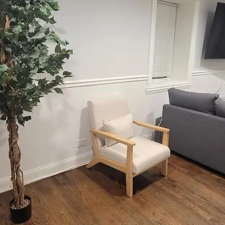 Apartment Stylish Cozy 2br Near Train Station Groceries *