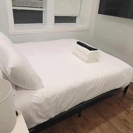 Stylish Cozy 2br Near Train Station Groceries *