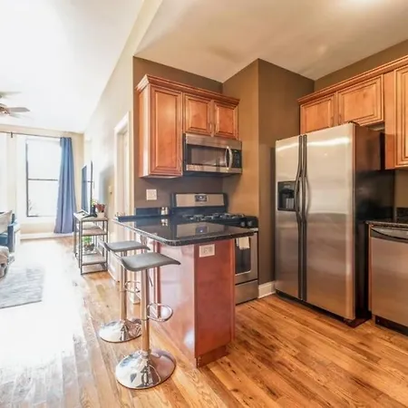 Apartment Pilsen Paradise L 3 Miles To Dt Chicago