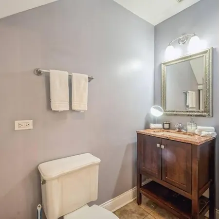 Apartment Pilsen Paradise L 3 Miles To Dt Chicago
