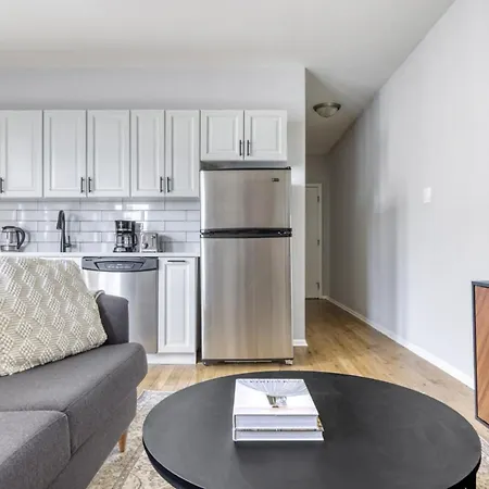 Lakeview 2br W Patio Wd Nr Wrigley Field Chi-458 Apartment *