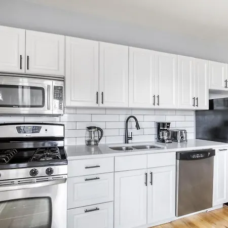 Lakeview 2br W Patio Wd Nr Wrigley Field Chi-458 Chicago