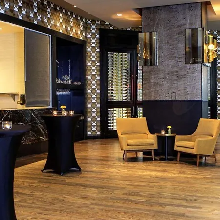 The Royal Sonesta River North Hotel 4*