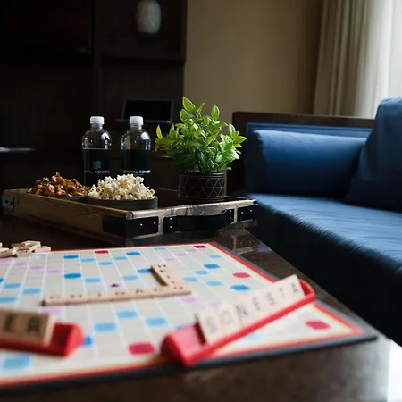 Hotel The Royal Sonesta River North 4*