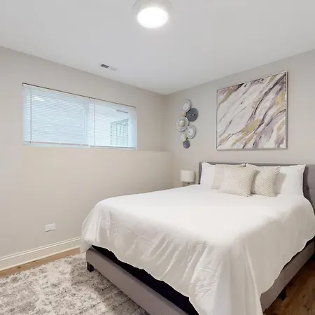 Modern Elegance: 4br Duplex W/ Free Garage Parking * Chicago