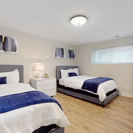Modern Elegance: 4br Duplex W/ Free Garage Parking * Chicago