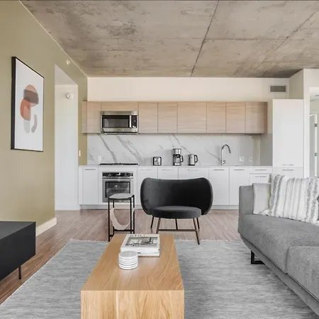 W Loop 2br W Pool Gym Lounge Nr L Chi-748