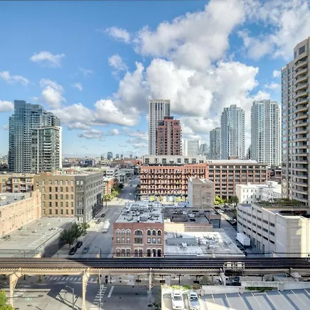 Apartment W Loop 2br W Pool Gym Lounge Nr L Chi-748