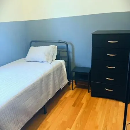 3bd/2ba In Historic Hyde Park Neighborhood W/ Parking Near Of * Chicago
