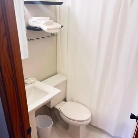 3bd/2ba In Historic Hyde Park Neighborhood W/ Parking Near Of Aparthotel Chicago