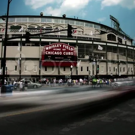 Apartment Wrigleyville Away From Home! 5 Mins From Downtown! Steps From Lake!! Cozy! Chicago