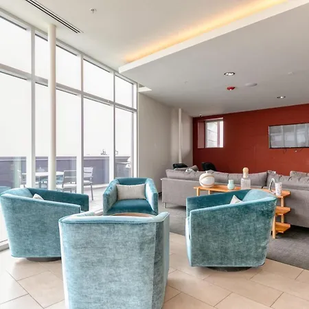 Bucktown 2br W Lounge Roof Gym 1 Block To L Chi-663 Chicago
