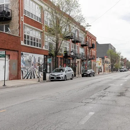 Apartment Bucktown 2br W Lounge Roof Gym 1 Block To L Chi-663 *