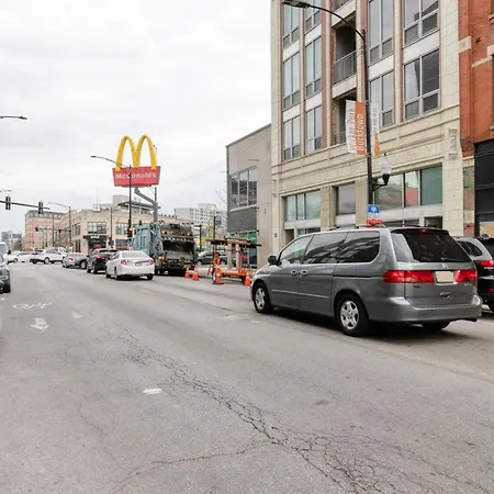 Bucktown 2br W Lounge Roof Gym 1 Block To L Chi-663