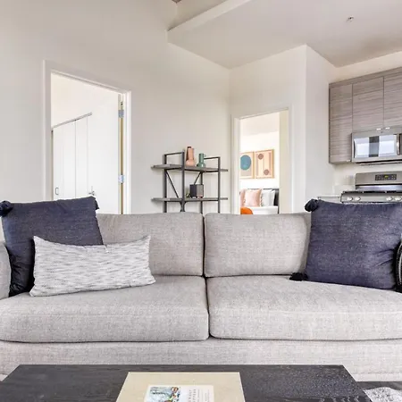 Bucktown 2br W Lounge Roof Gym 1 Block To L Chi-663 Apartment *