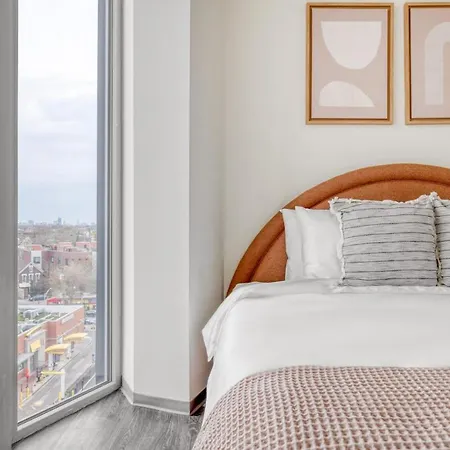 Bucktown 2br W Lounge Roof Gym 1 Block To L Chi-663 Apartment *