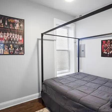 Game Day Getaway - 3br In Vibrant Wrigleyville Apartment Chicago