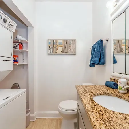 Belmont & Racine - Walk To Wrigley & Southport Corridor & Belmont L Train Station! Apartment *