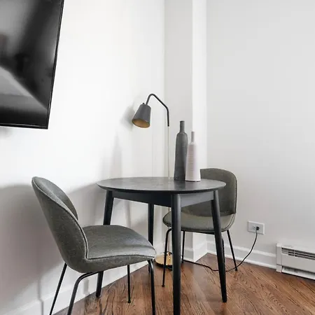 Apartment Gold Coast W Doorman Gym 2 Blocks To L Chi-917