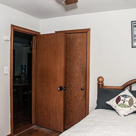 Guest house 3 Bedroom, 2 Bathroom, Full Finished Basement Bungalow, Near Oaklawn Chicago