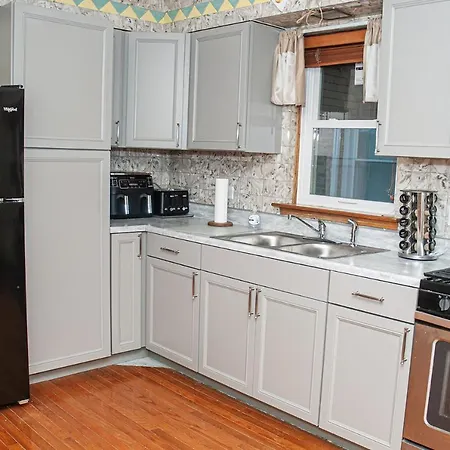 3 Bedroom, 2 Bathroom, Full Finished Basement Bungalow, Near Oaklawn Chicago