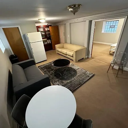 1 Bedroom Gem: Discover Andersonville's Garden Unit * Chicago