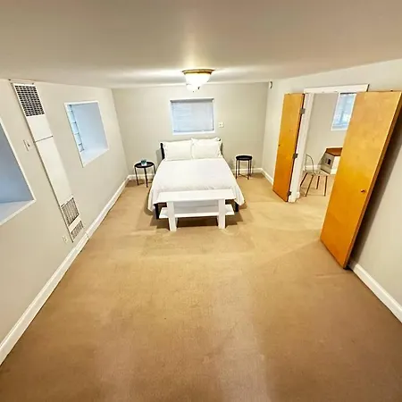 1 Bedroom Gem: Discover Andersonville's Garden Unit Apartment Chicago