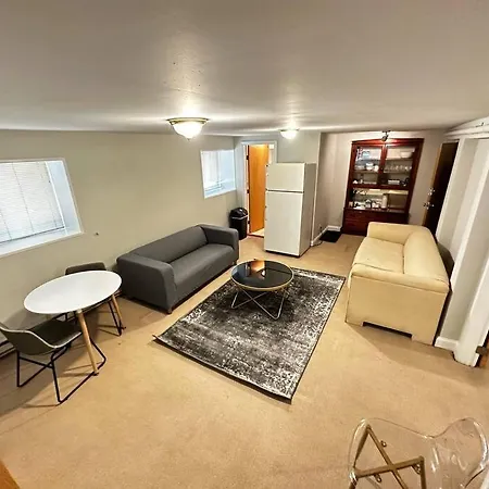 1 Bedroom Gem: Discover Andersonville's Garden Unit *
