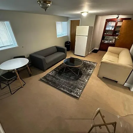 1 Bedroom Gem: Discover Andersonville's Garden Unit Apartment