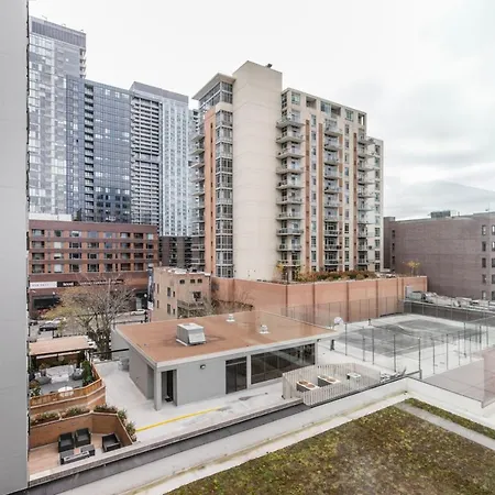 Old Town 3br W Gym Dog Run Nr Entertainment Chi-1004 Chicago