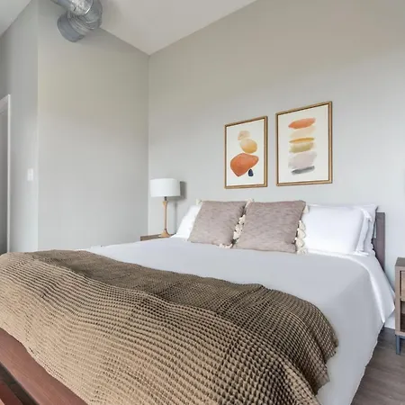 Old Town 3br W Gym Dog Run Nr Entertainment Chi-1004 *