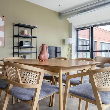 Old Town 3br W Gym Dog Run Nr Entertainment Chi-1004 Chicago