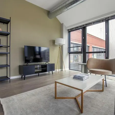 Old Town 3br W Gym Dog Run Nr Entertainment Chi-1004 Chicago