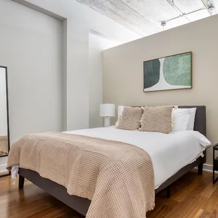 River North 1br W Gym Lounge Roof Nr Riverwalk Chi-896 Apartment