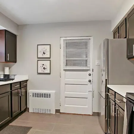 Bright And Roomy 1br In - Sheridan N1 Chicago