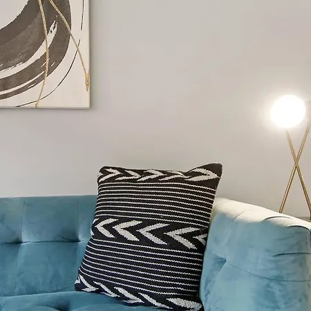Apartment Bright And Roomy 1br In - Sheridan N1