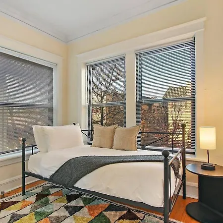 Cozy & Inviting 2br - Sunnyside 3f Apartment