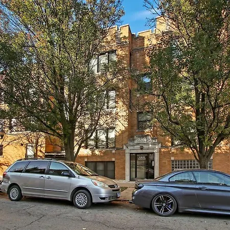 Comfortable 2br - Sunnyside 2f Apartment Chicago
