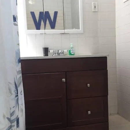 Away From In Pilsen!! 3 Bedrooms! Apartment Chicago