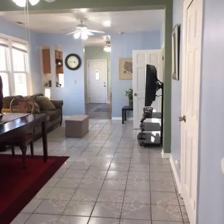 Away From In Pilsen!! 3 Bedrooms! *