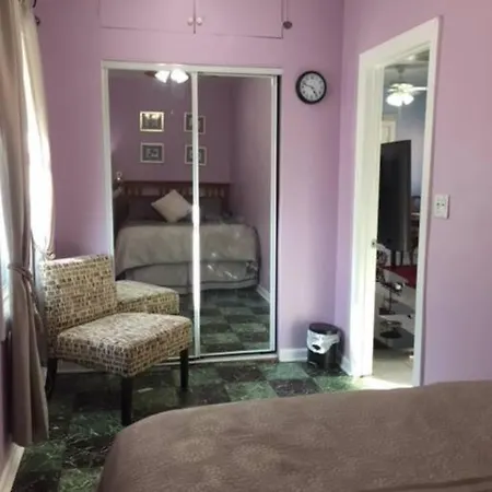 Away From In Pilsen!! 3 Bedrooms!