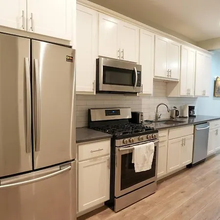 Vibrant 4br Haven In Historic Hyde Park, Near Uchi Apartment